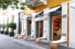 Ugolicious Frozen Yogurt Store